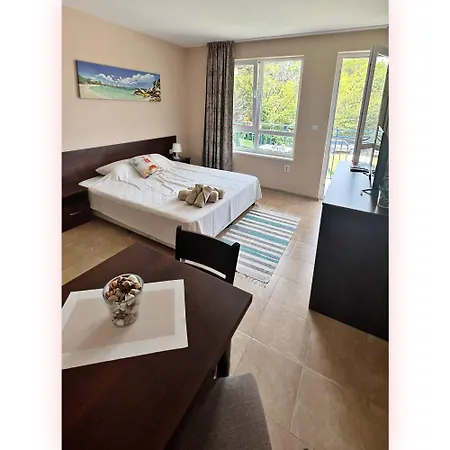 Avrora Studio's Apartment