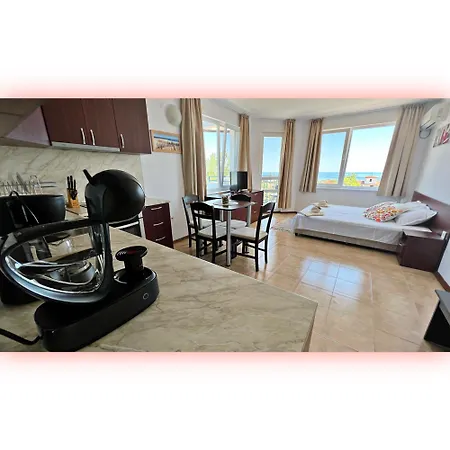 Avrora Studio's 公寓 *